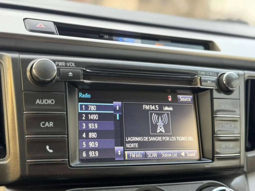 Used 2014 Toyota RAV4 LE AWD/4WD image 17