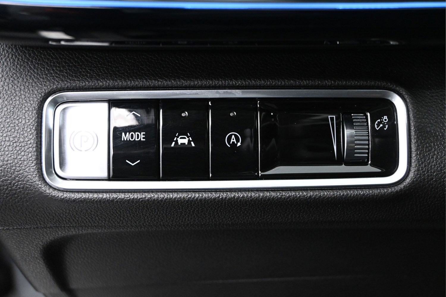 Used 2024 Buick Envision Preferred AWD/4WD image 13
