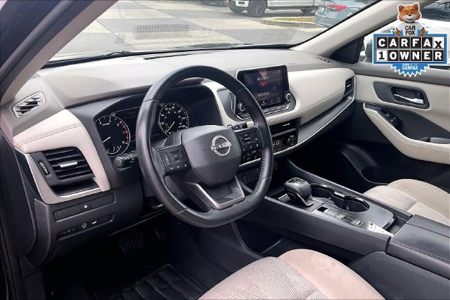 Used 2025 Nissan Rogue SV FWD image 14
