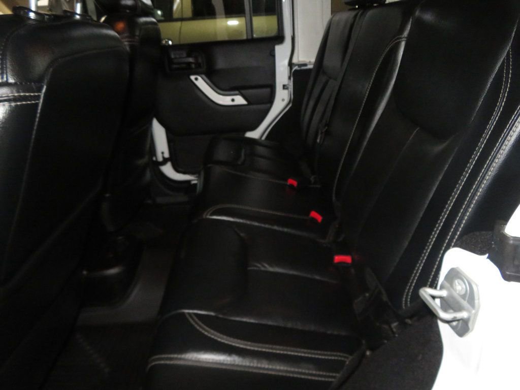 Used 2014 Jeep Wrangler Unlimited Sahara AWD/4WD image 21