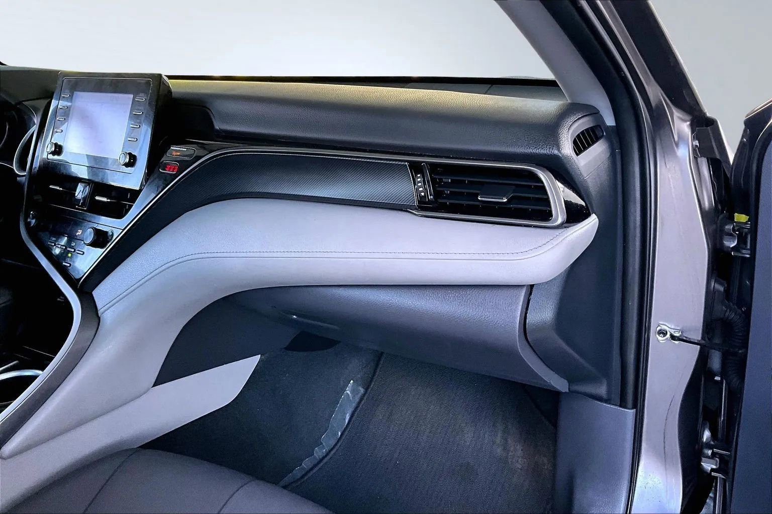 Used 2022 Toyota Camry LE FWD image 23