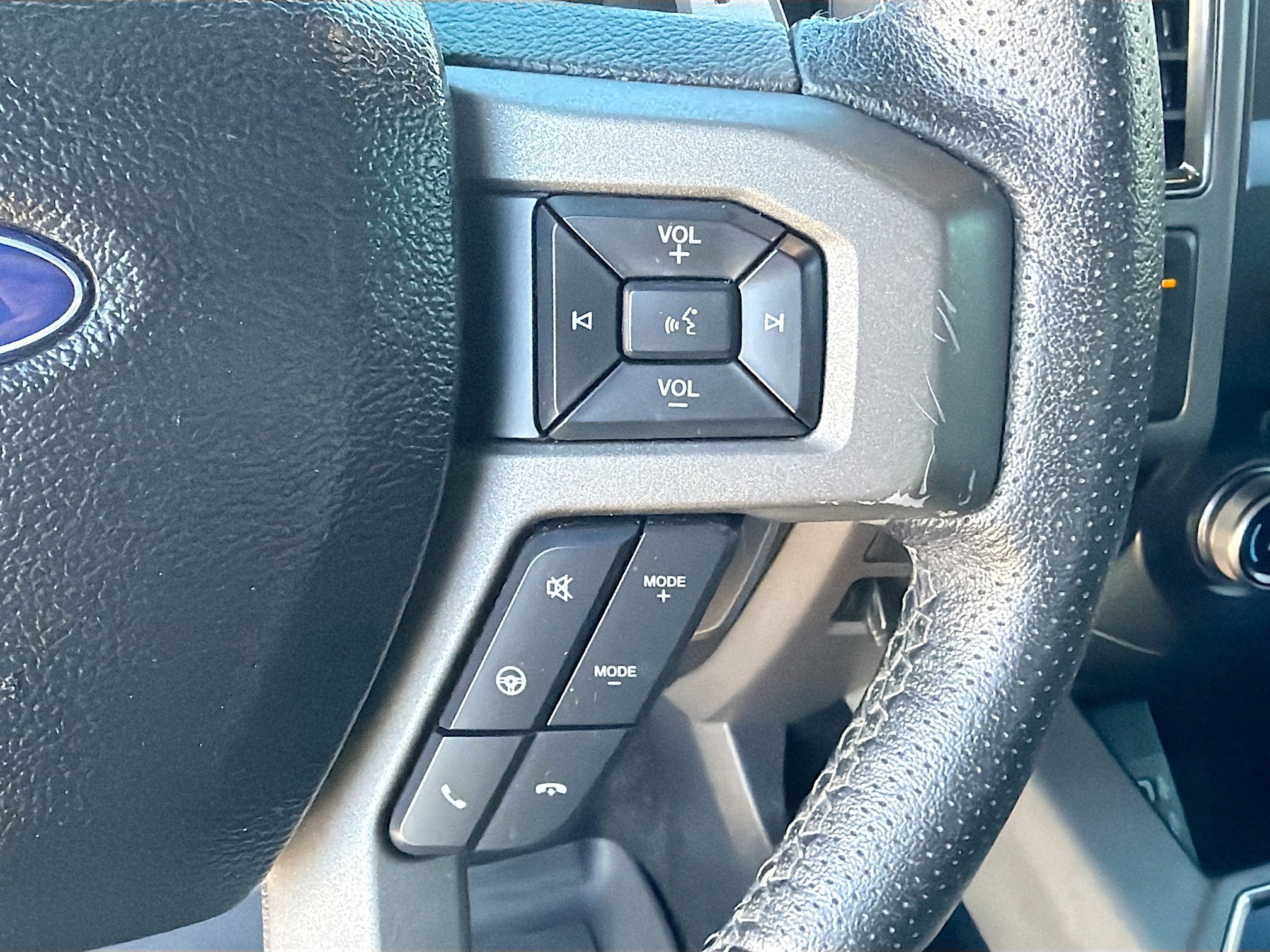 Used 2017 Ford F150 Raptor w/ Equipment Group 802A Luxury image 37