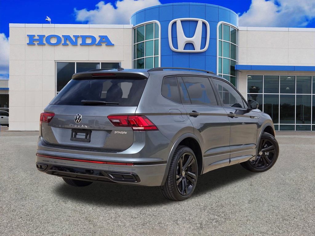 Used 2023 Volkswagen Tiguan SE R-Line FWD image 3