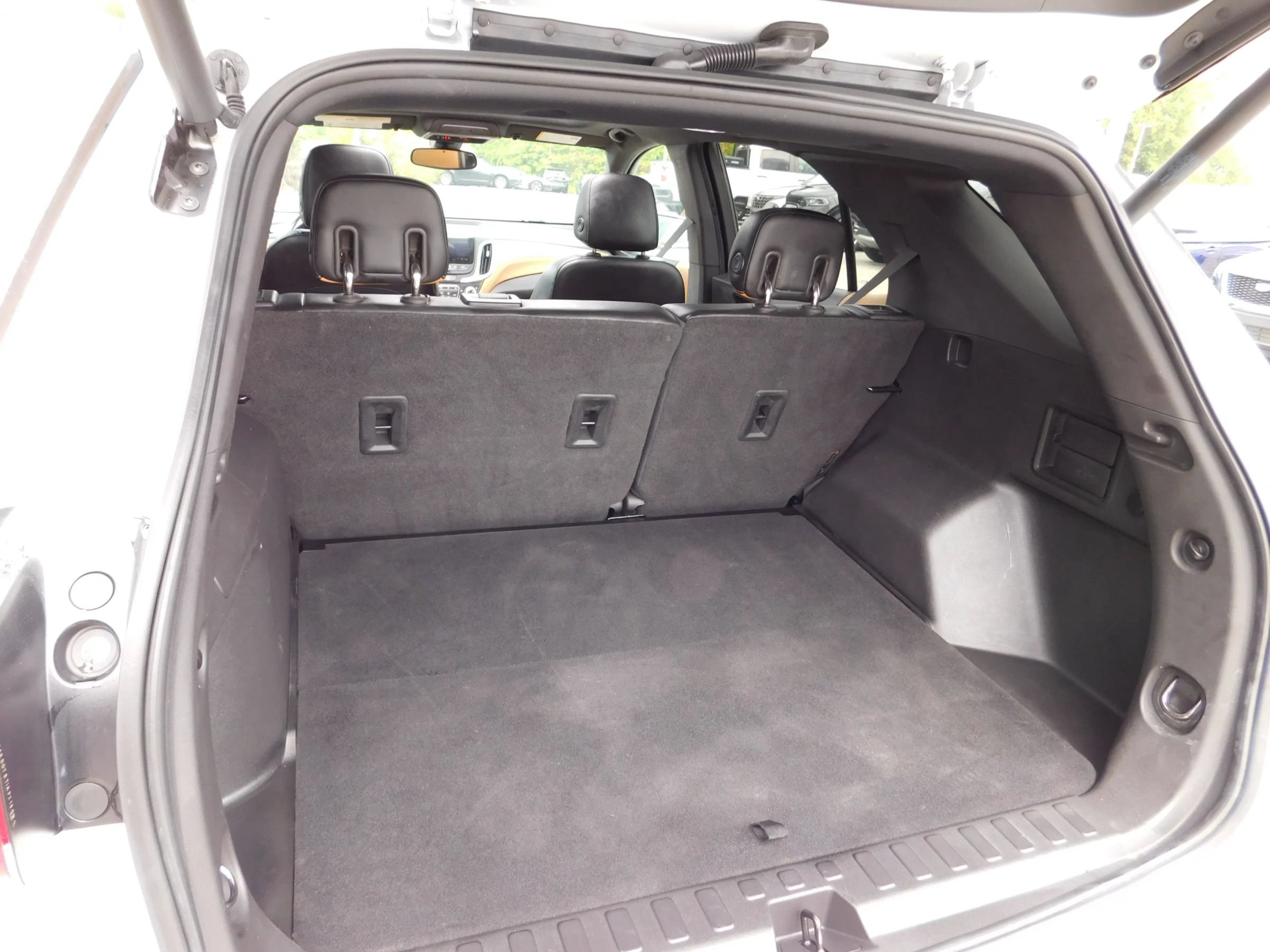 Used 2020 Chevrolet Equinox Premier FWD image 13
