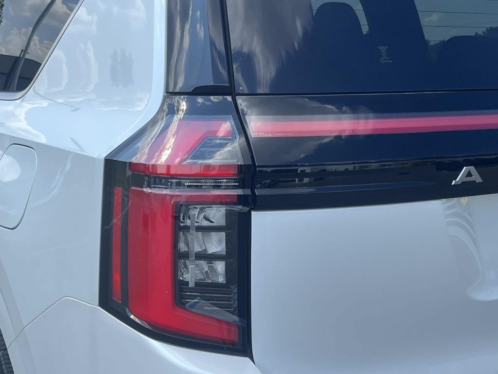 Used 2025 Nissan Armada Platinum Reserve w/ Convenience Package AWD/4WD image 10