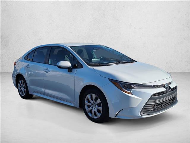 Used 2025 Toyota Corolla LE image 3