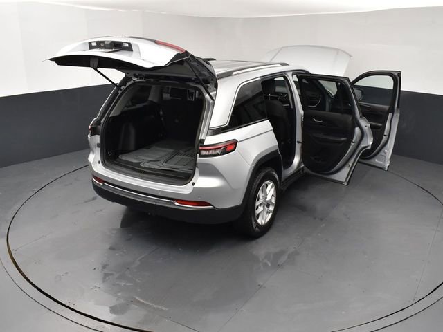 Used 2024 Jeep Grand Cherokee Laredo X w/ Trailer Tow Package image 29