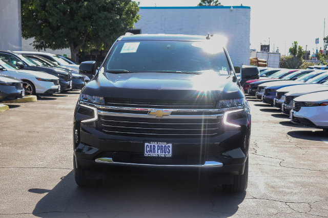 Used 2024 Chevrolet Tahoe LT w/ Luxury Package RWD image 3