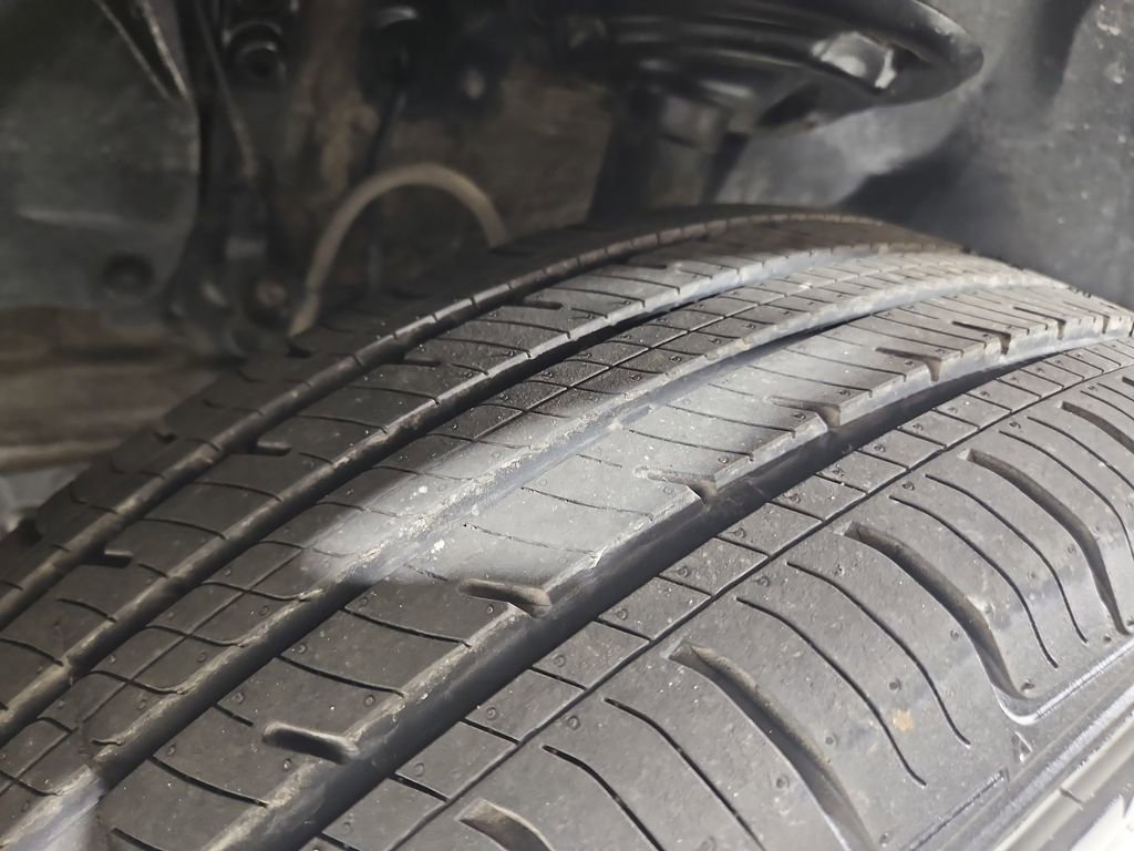 Used 2019 Toyota RAV4 XLE w/ Carpet Mat Package image 28