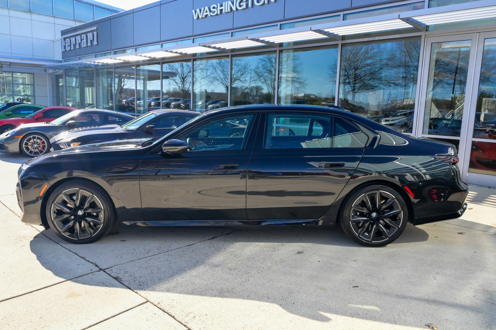 Used 2023 BMW 760i xDrive w/ Executive Package image 8