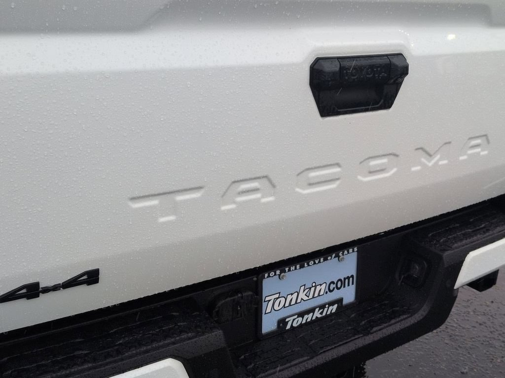 Used 2024 Toyota Tacoma TRD Sport w/ TRD Sport Upgrade Package AWD/4WD image 26