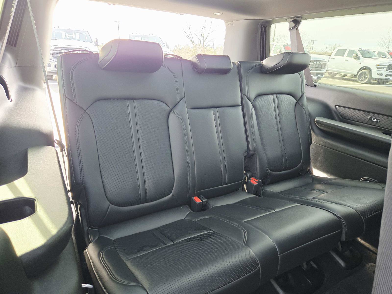 Used 2024 Jeep Wagoneer L 4WD w/ Premium Group I image 19