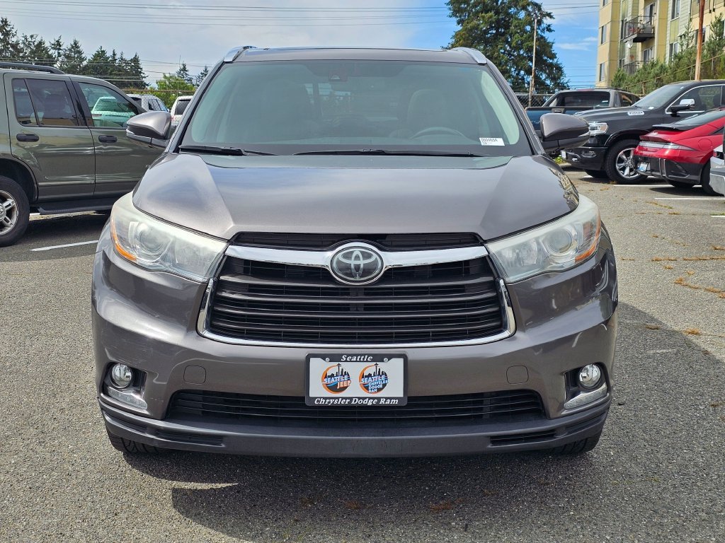 Used 2015 Toyota Highlander Limited Platinum AWD/4WD image 2