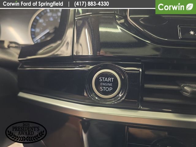 Used 2024 Nissan Pathfinder SL w/ SL Premium Package AWD/4WD image 31