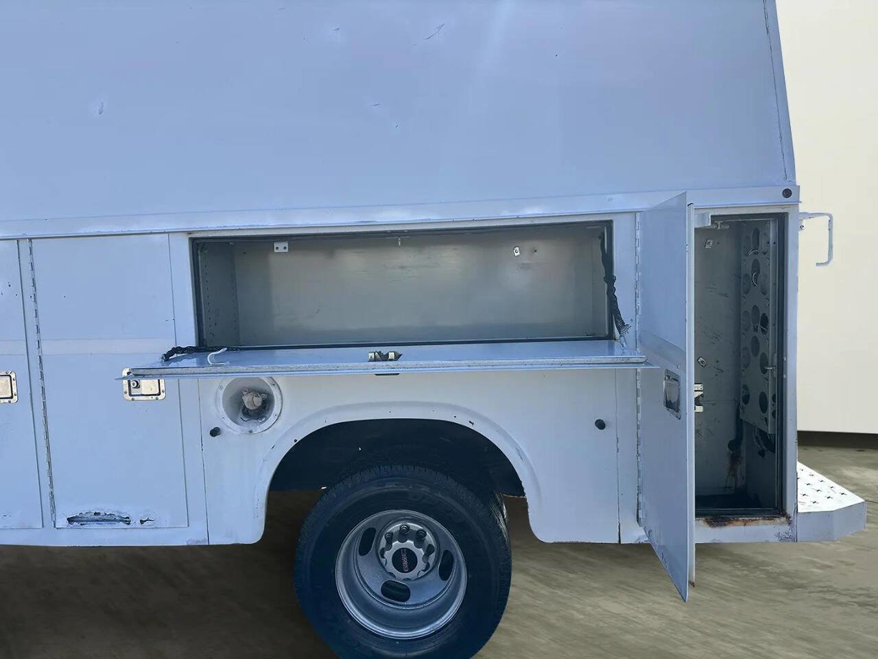 Used 2007 GMC Savana 3500 3500 2dr Commercial/Cutaway/Ch image 9