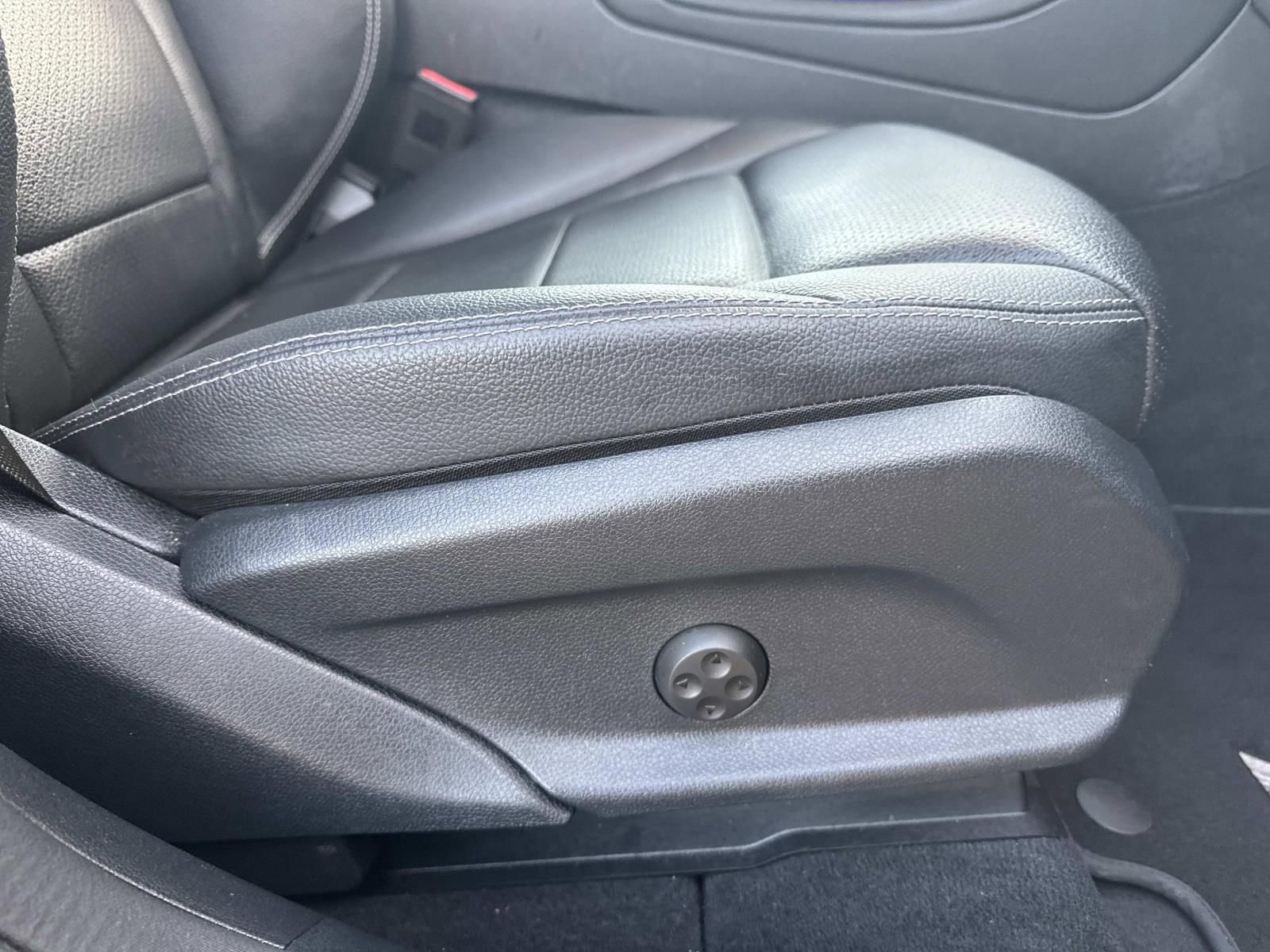 Used 2022 Mercedes-Benz GLC 300 4MATIC Coupe image 13