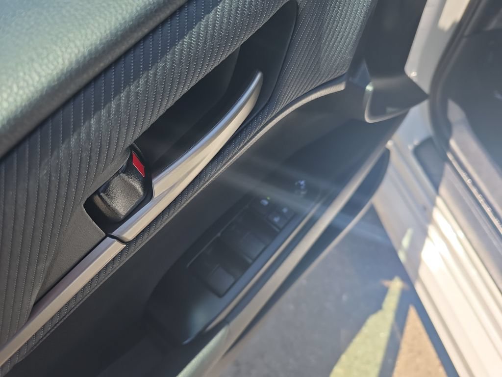 Used 2025 Toyota Camry SE FWD image 12