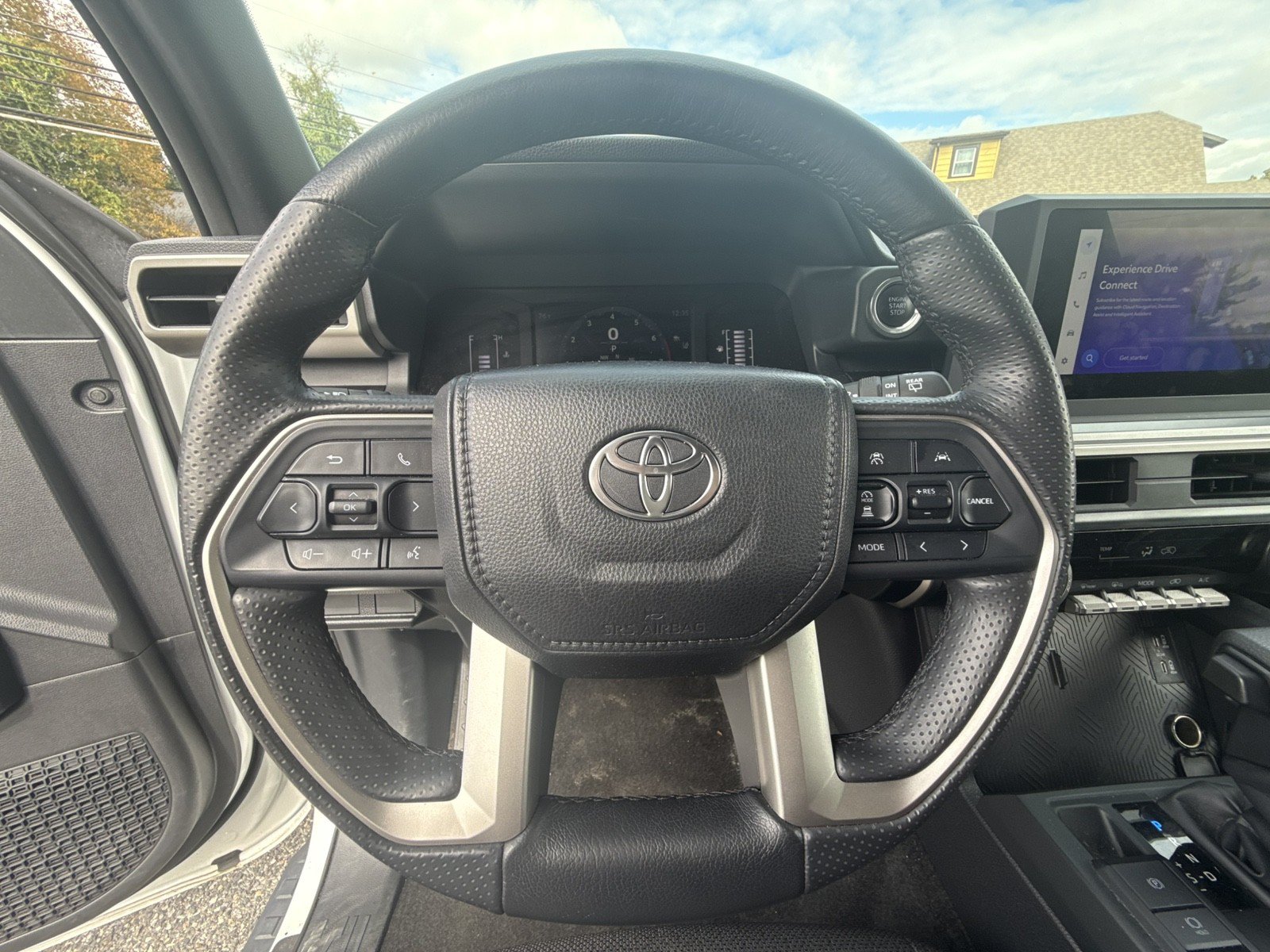 Used 2025 Toyota 4Runner SR5 AWD/4WD image 19