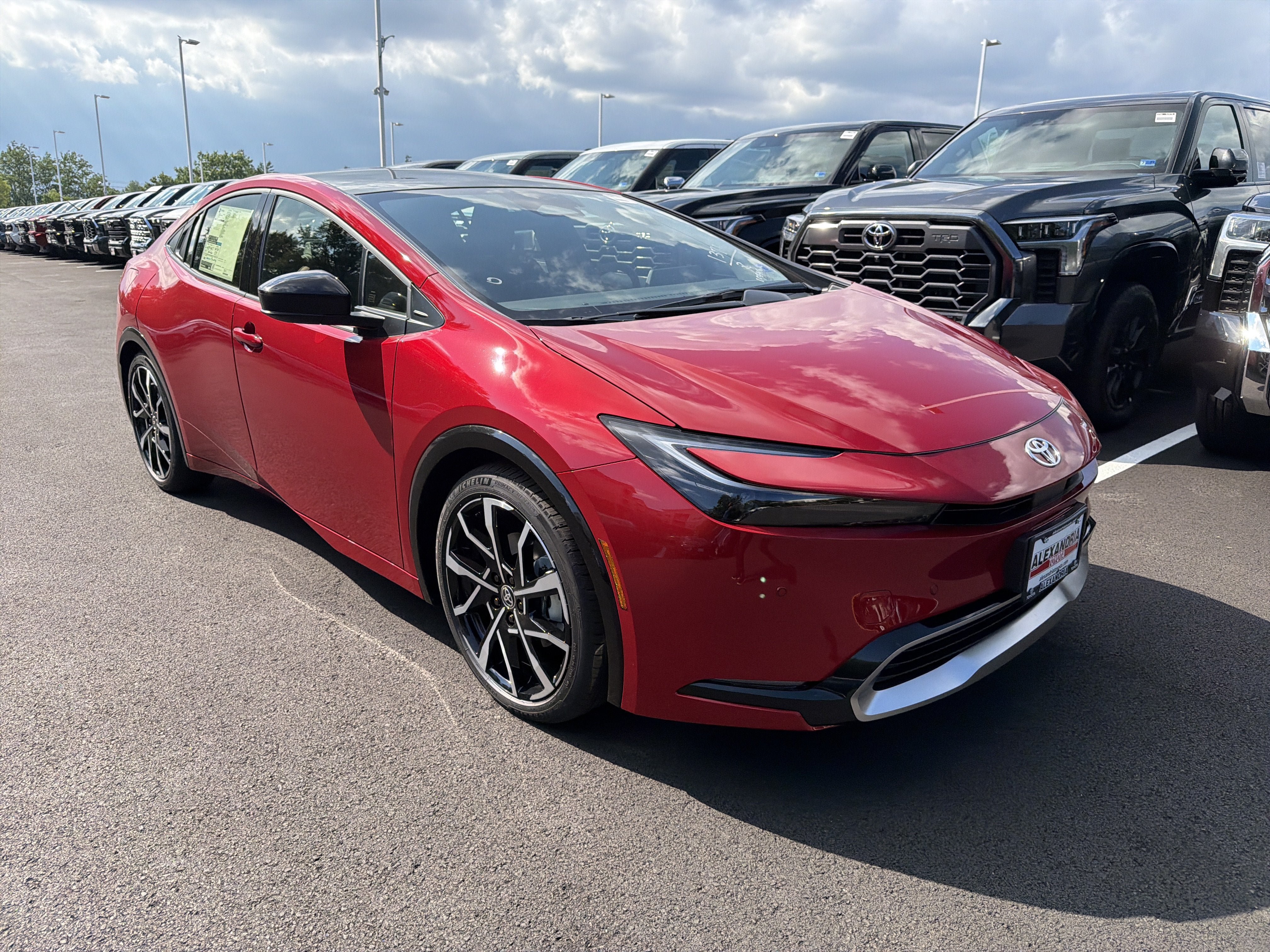 New 2026 Toyota Prius Plug-In Hybrid FWD image 3