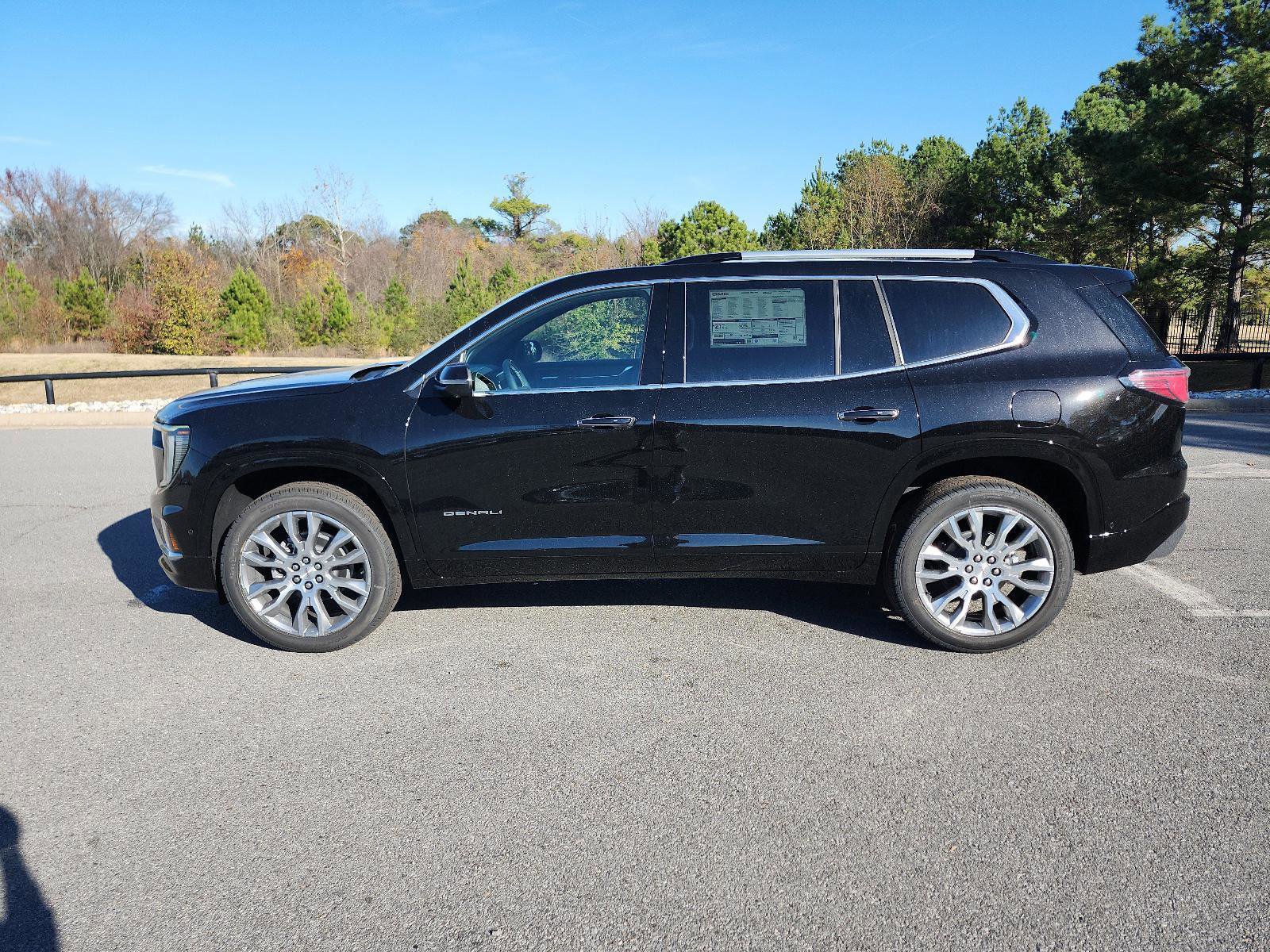 New 2026 GMC Acadia Denali w/ Super Cruise Package image 2