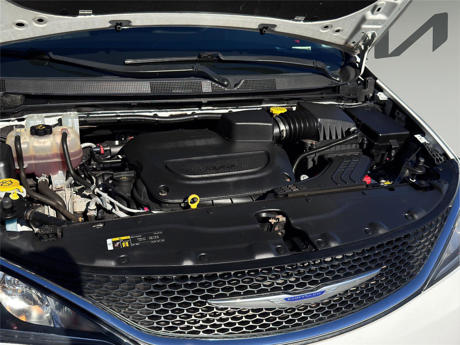 Used 2020 Chrysler Pacifica Touring image 23