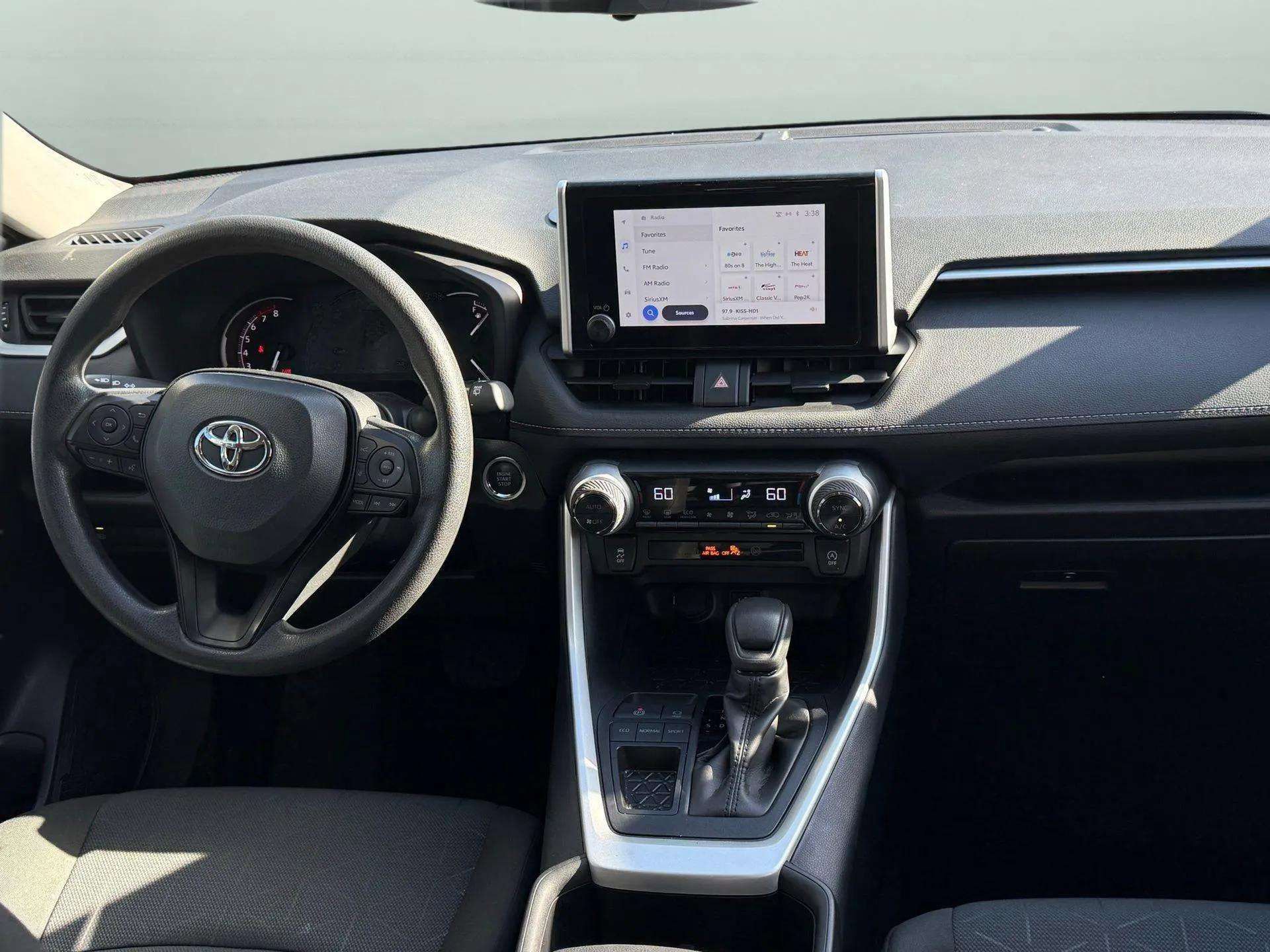 Used 2025 Toyota RAV4 XLE w/ Convenience Package FWD image 4