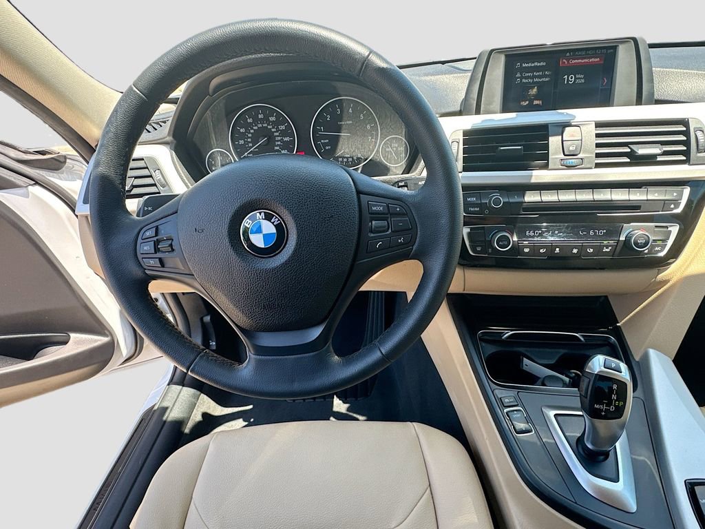 Used 2018 BMW 320i Sedan RWD image 13