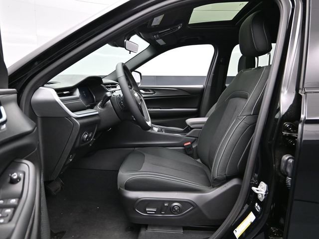 New 2025 Jeep Grand Cherokee L Laredo w/ Luxury Tech Group I image 17