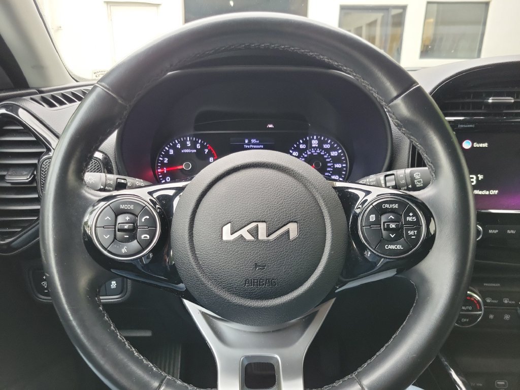 Certified 2022 Kia Soul X-Line FWD image 19
