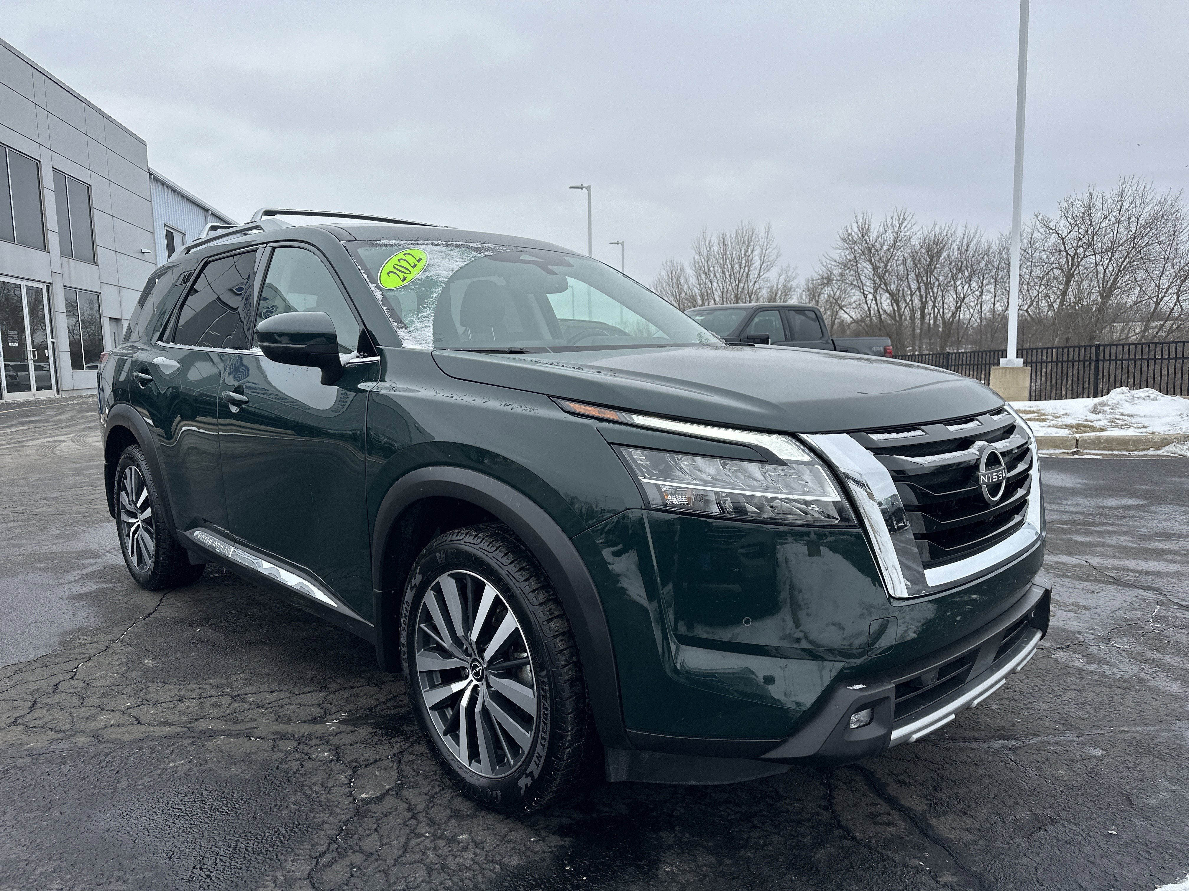 Used 2022 Nissan Pathfinder Platinum w/ Cargo Package image 1