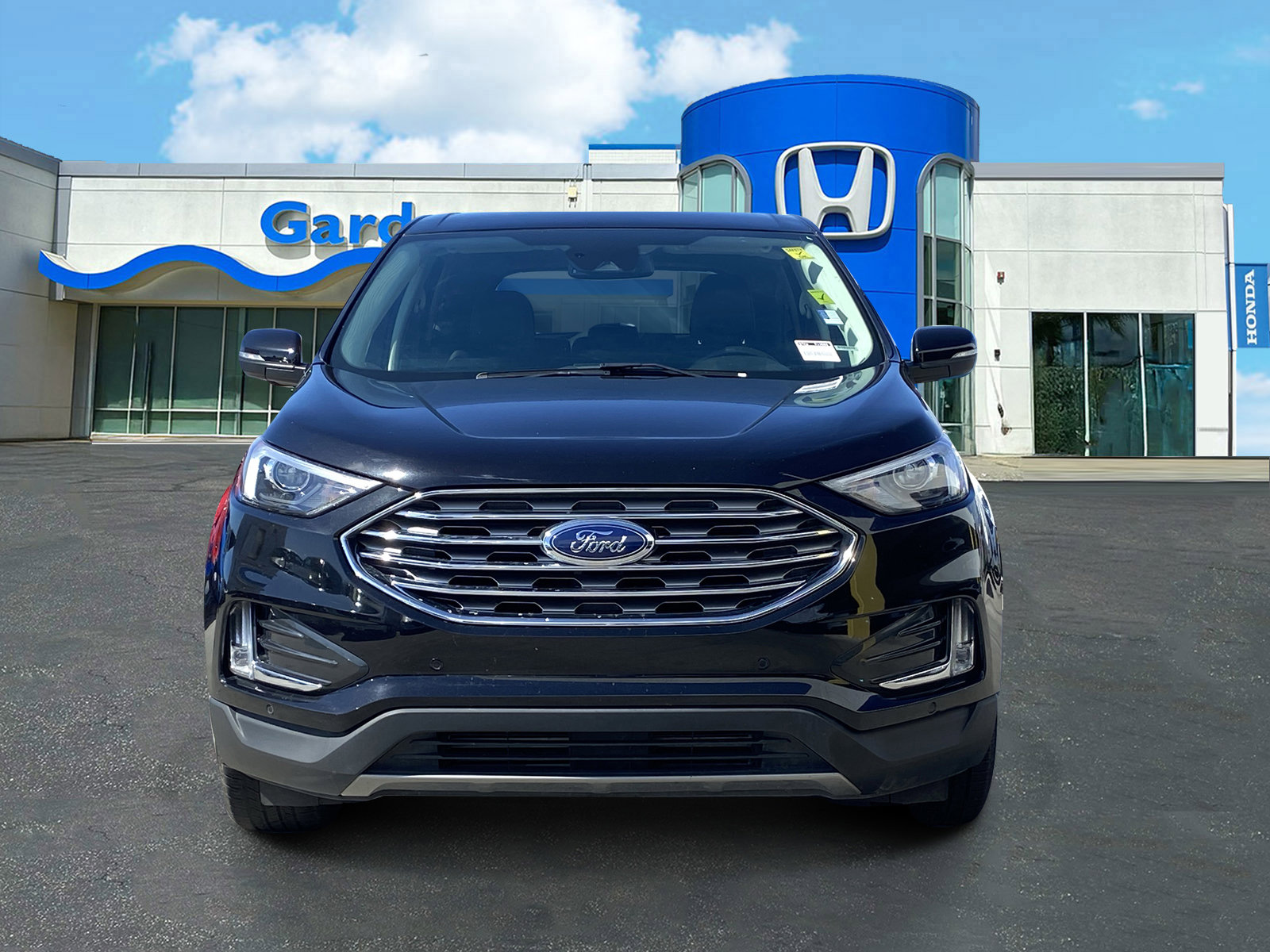 Used 2024 Ford Edge Titanium image 2
