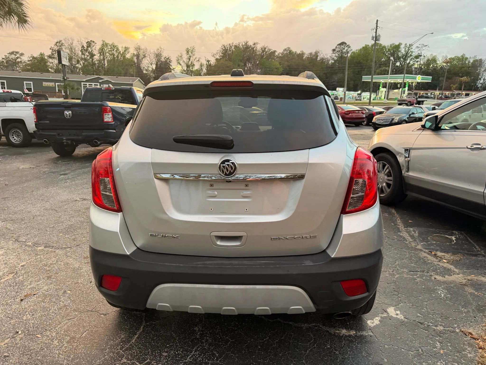 Used 2015 Buick Encore Convenience FWD image 5