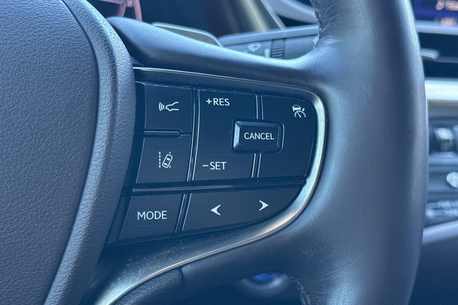 Certified 2021 Lexus ES 300h w/ Accessory Package image 31