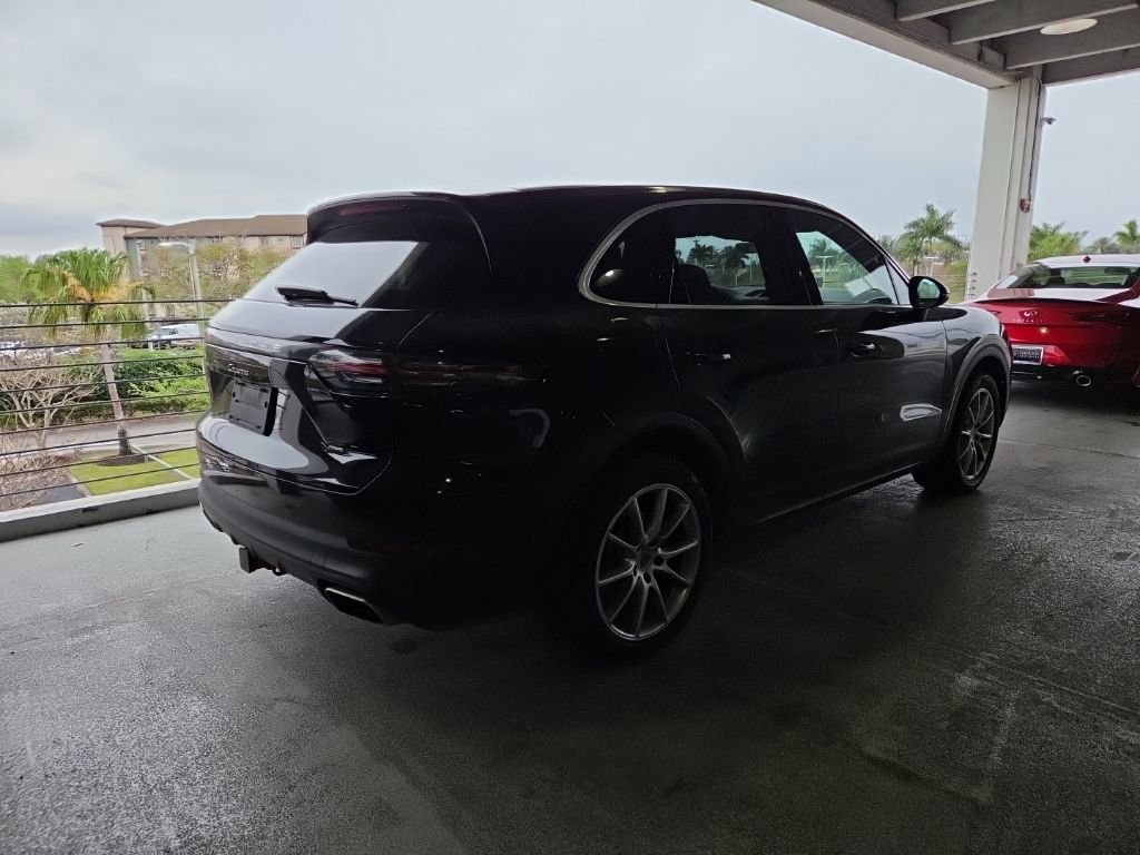 Used 2019 Porsche Cayenne Base image 4