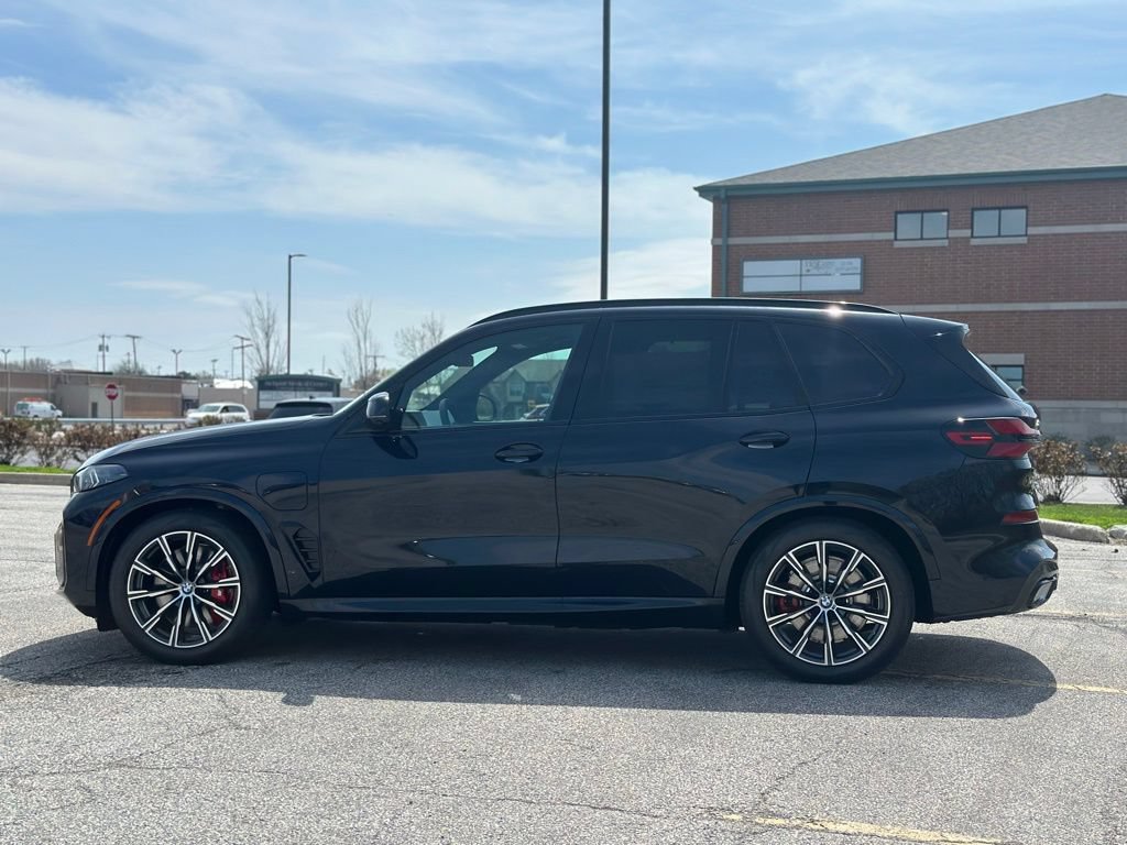 New 2026 BMW X5 xDrive50e w/ Executive Package AWD/4WD image 4