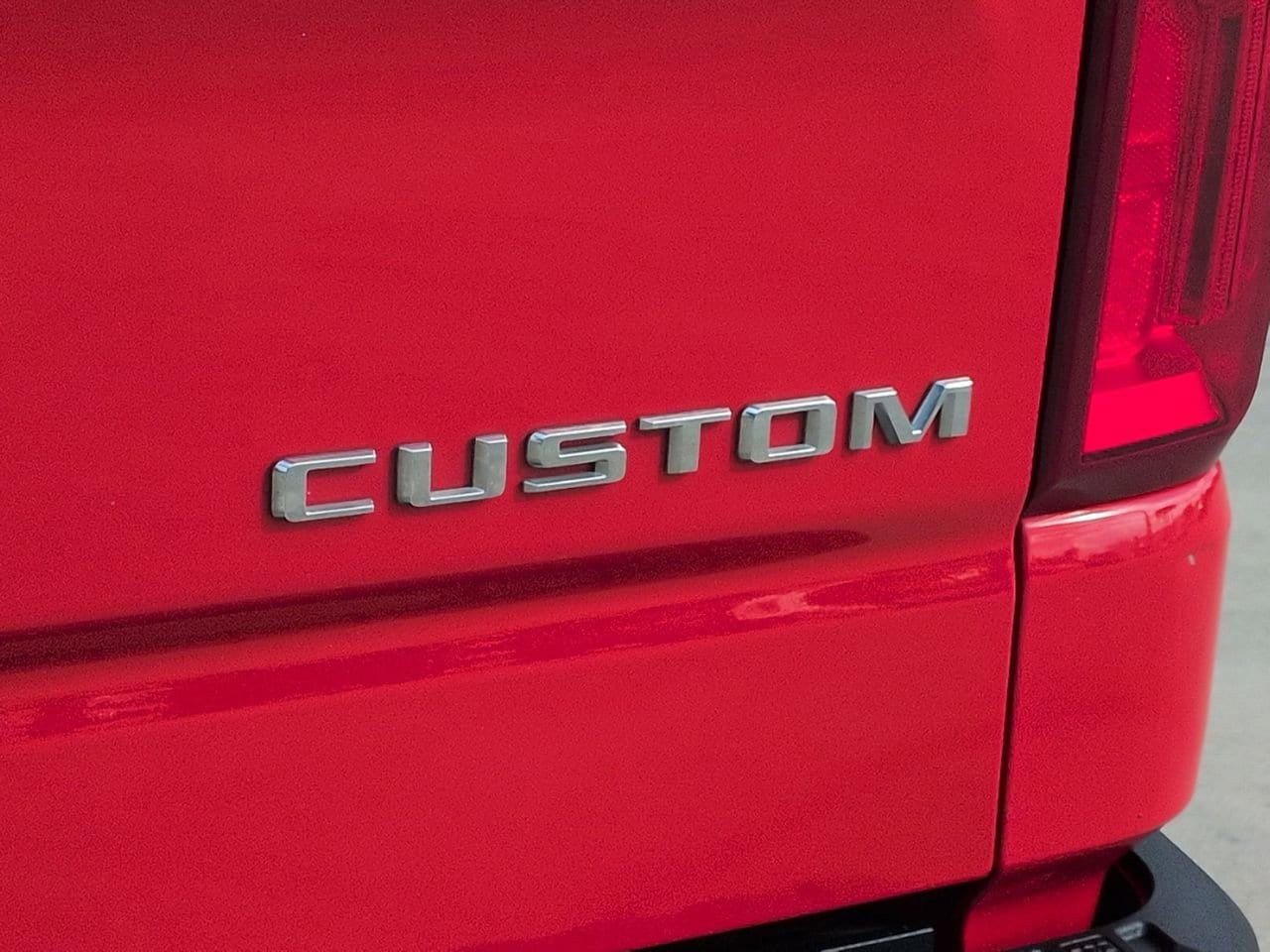 Used 2022 Chevrolet Silverado 1500 Custom RWD image 7