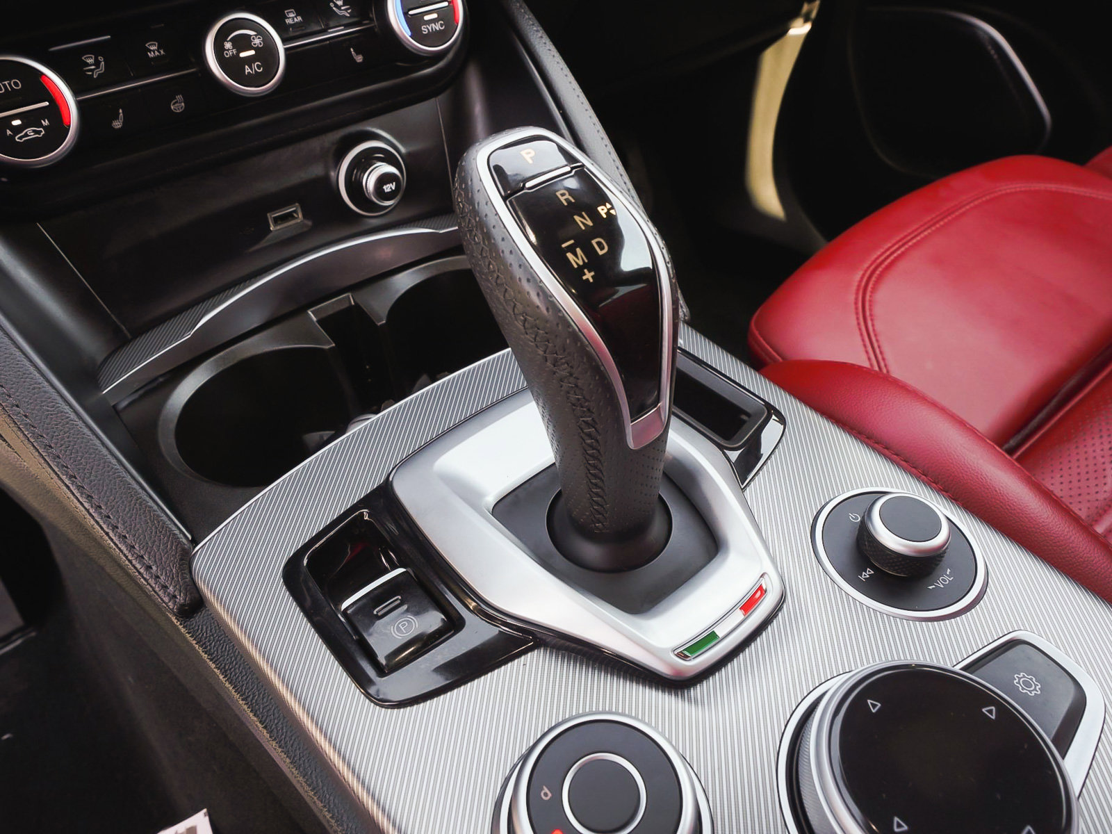 Used 2023 Alfa Romeo Stelvio Veloce image 30