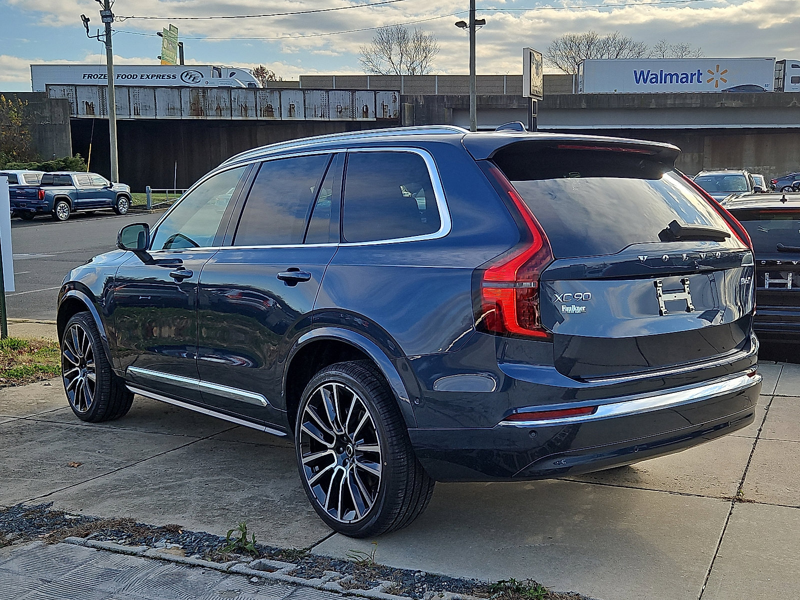 New 2026 Volvo XC90 B6 Plus w/ Protection Package Premier image 4