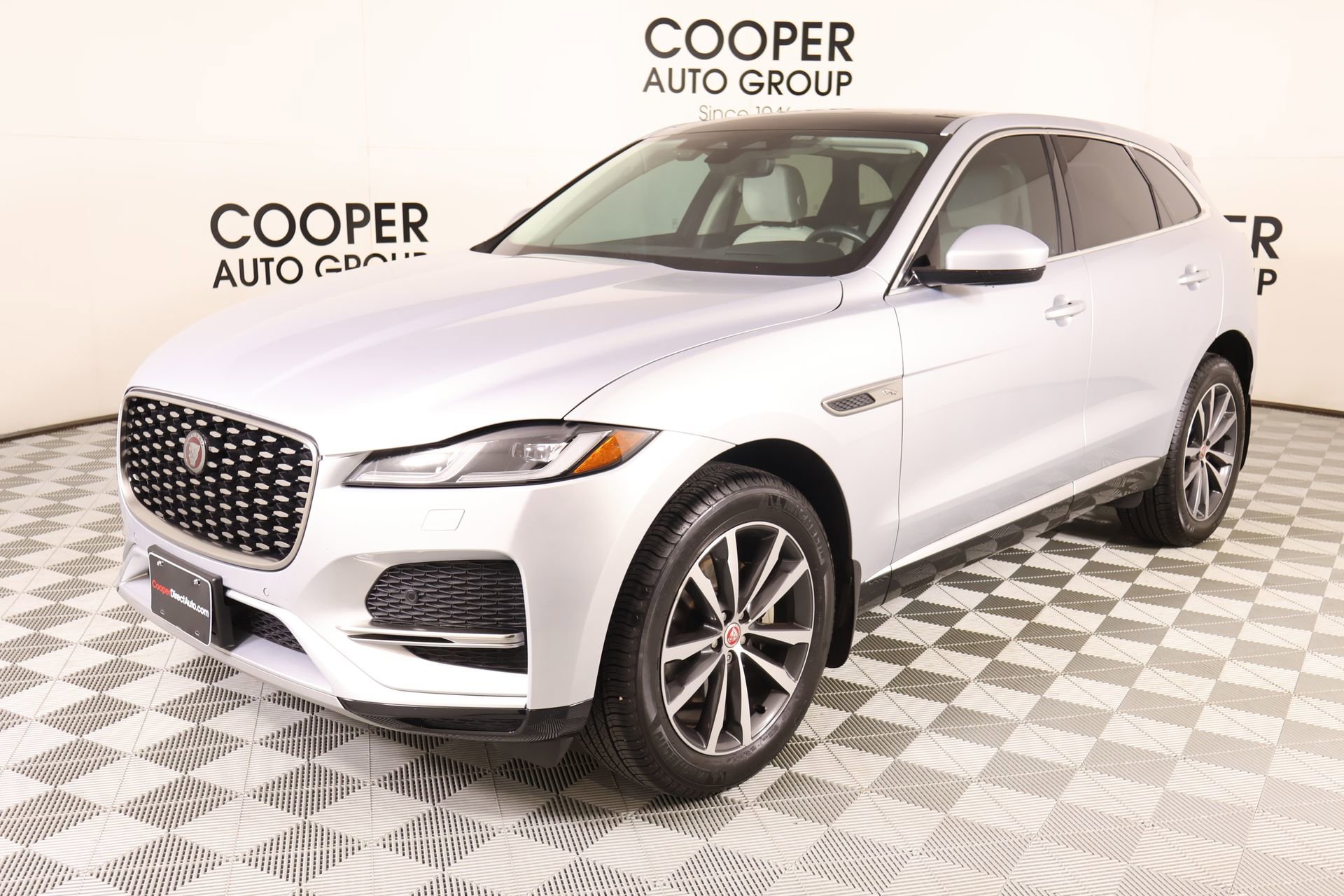 Used 2023 Jaguar F-PACE S AWD/4WD image 11