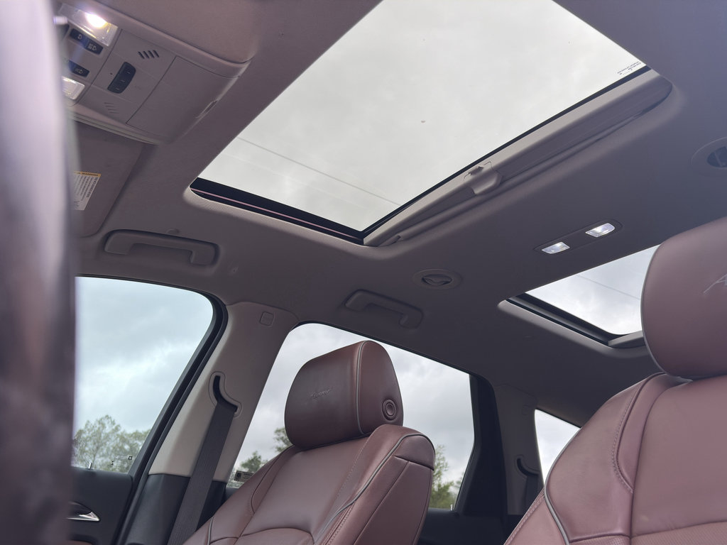 Used 2019 Buick Enclave Avenir image 12