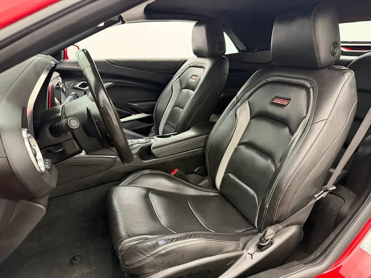 Used 2019 Chevrolet Camaro SS RWD image 9