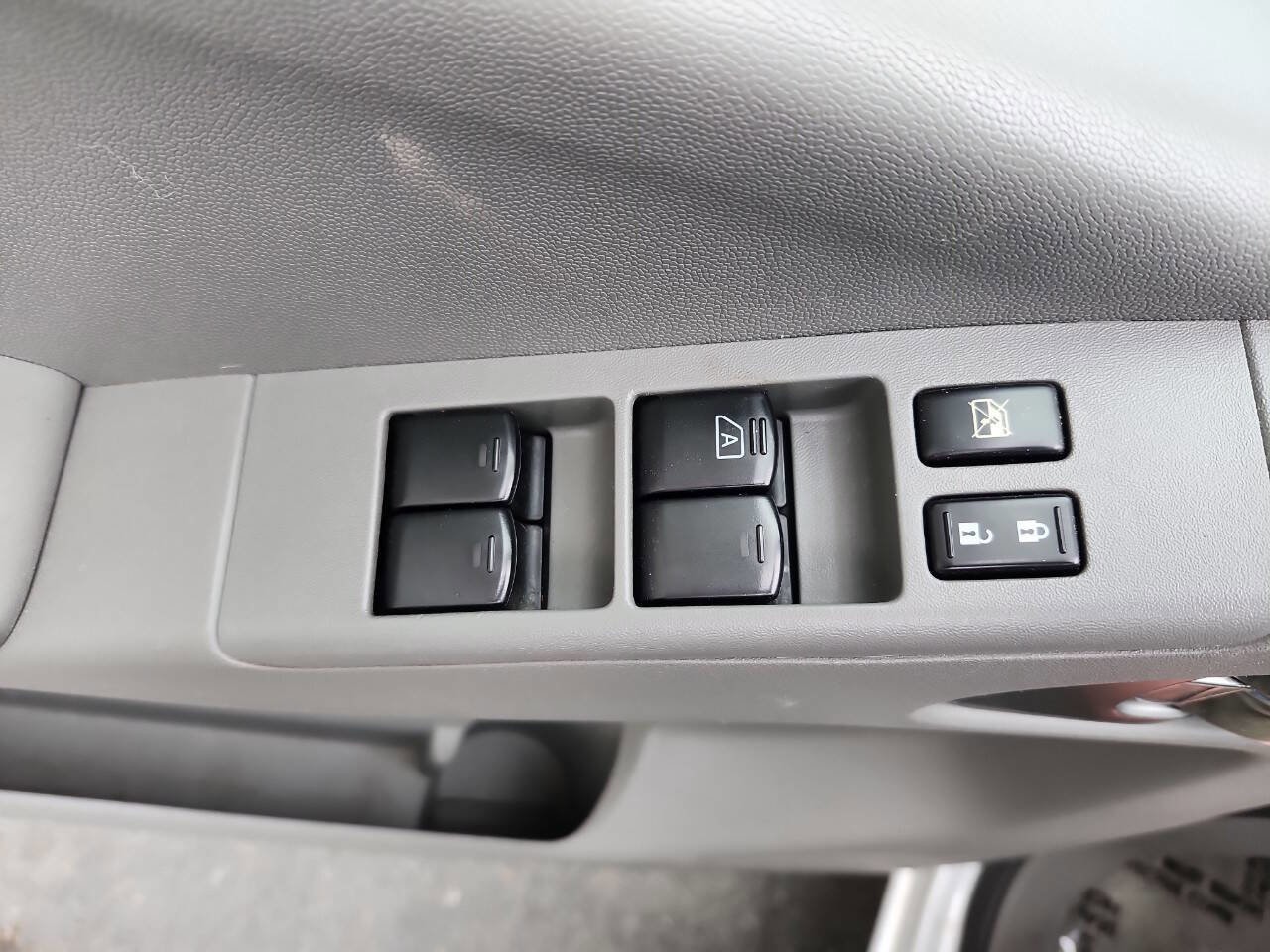 Used 2012 Nissan Frontier SV w/ SV Premium Utility Pkg image 17