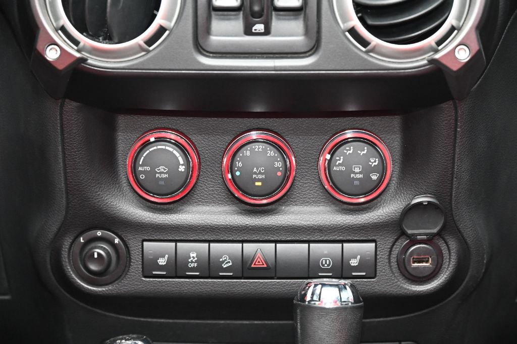 Used 2018 Jeep Wrangler Unlimited Rubicon w/ Cold Weather Group AWD/4WD image 45