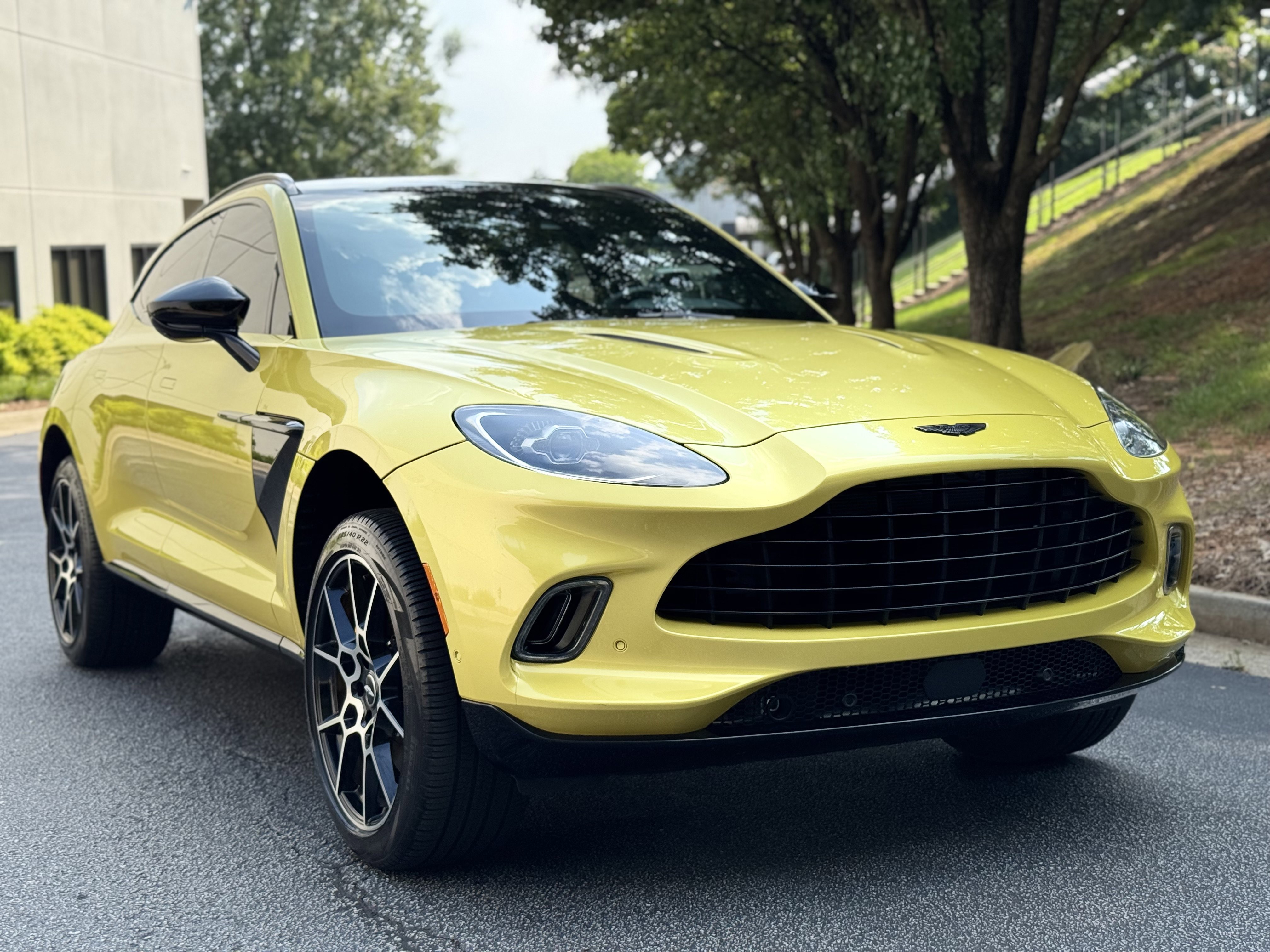 Used 2021 Aston Martin DBX AWD/4WD image 24