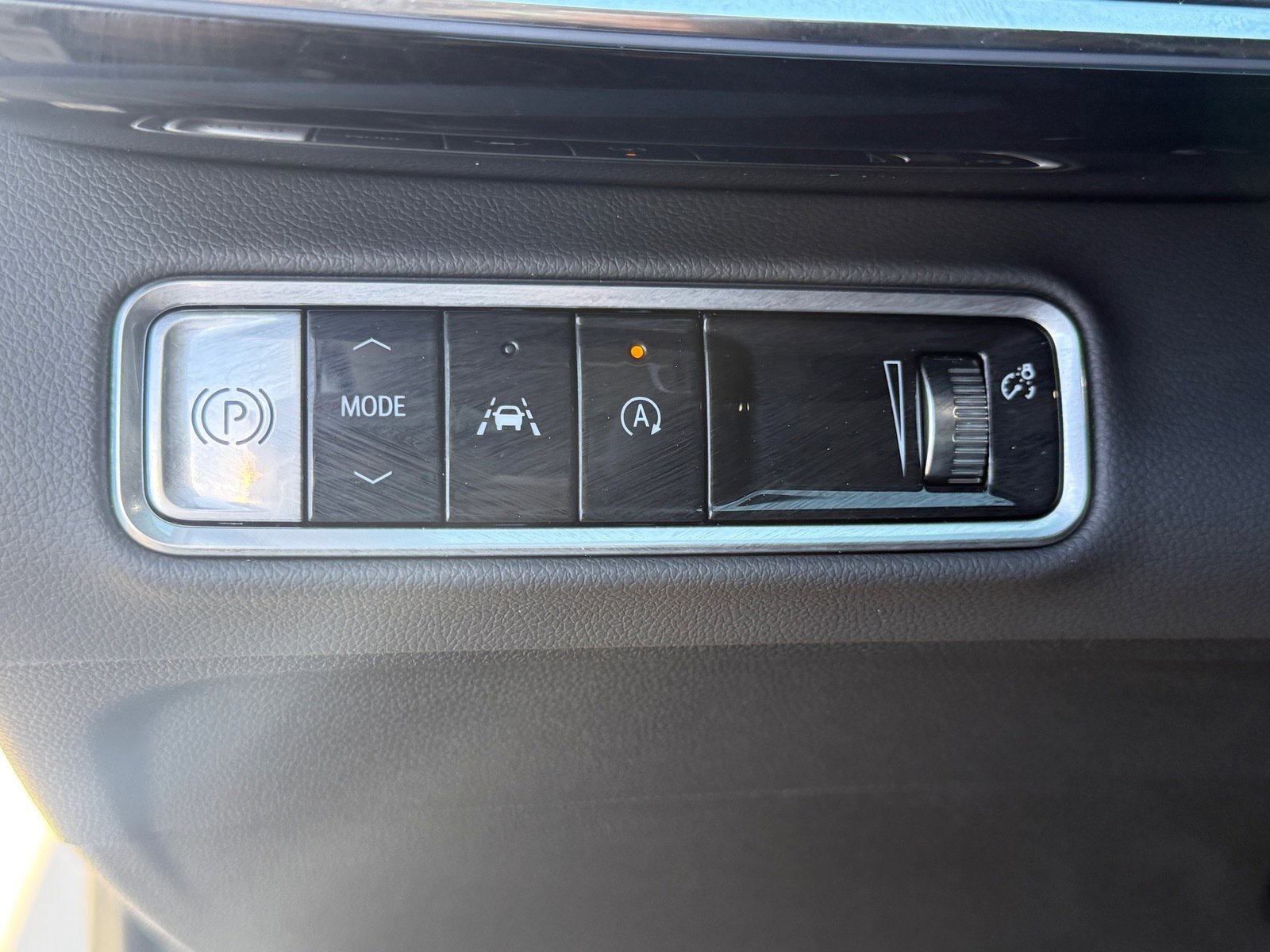 Used 2025 Buick Envision Preferred image 23