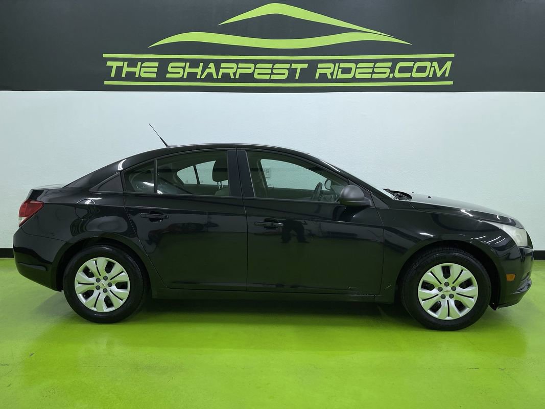 Used 2013 Chevrolet Cruze LS FWD image 11