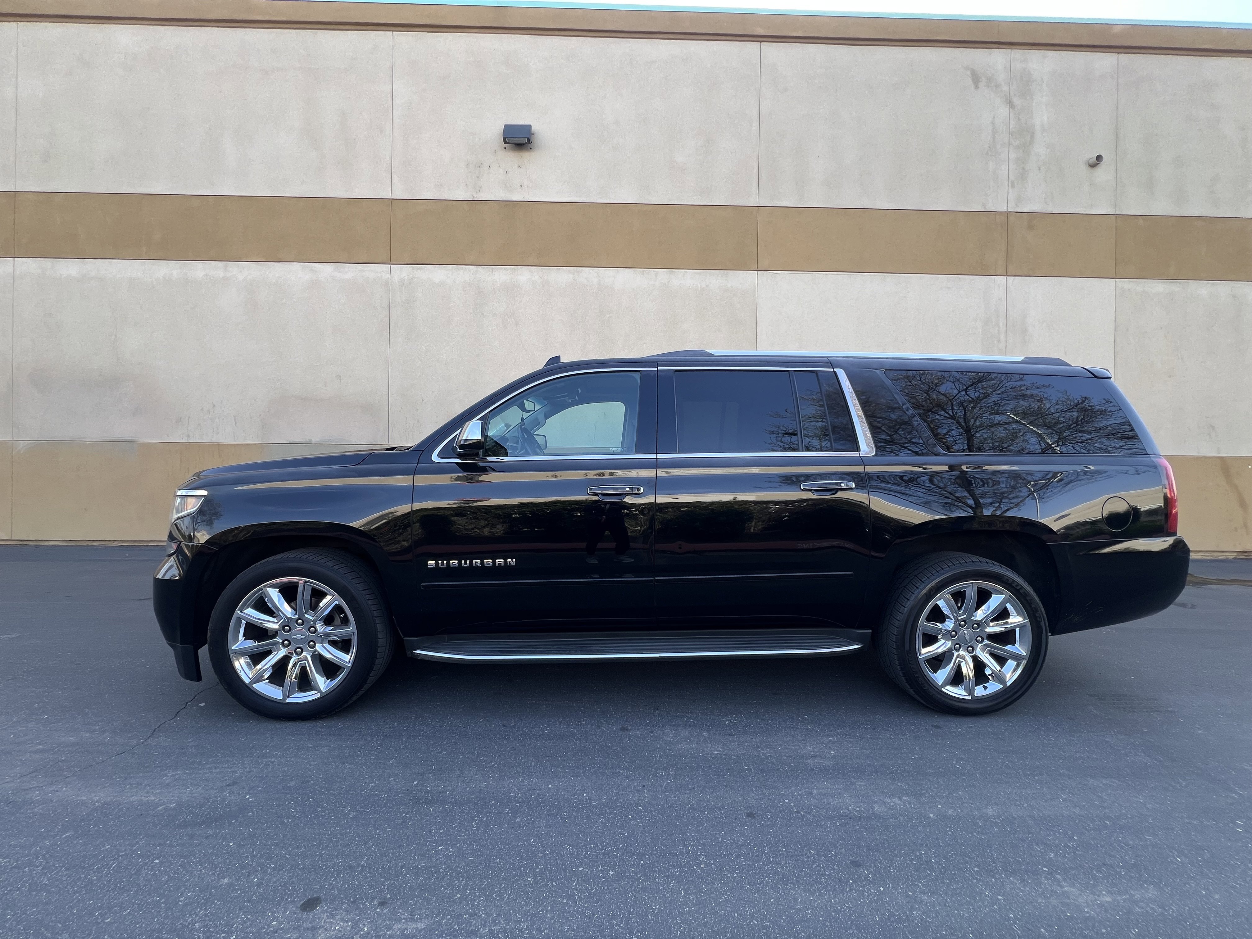 Used 2017 Chevrolet Suburban Premier image 2