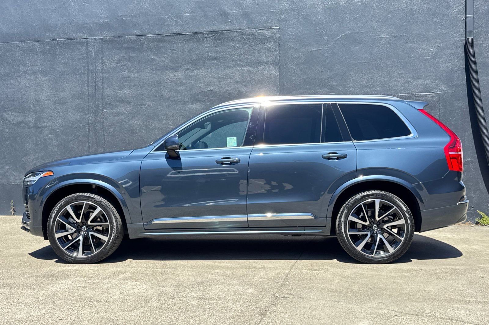 Used 2023 Volvo XC90 B5 Plus w/ Protection Package AWD/4WD image 6