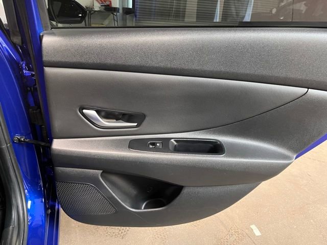 Used 2021 Hyundai Elantra SEL w/ Convenience Package image 13