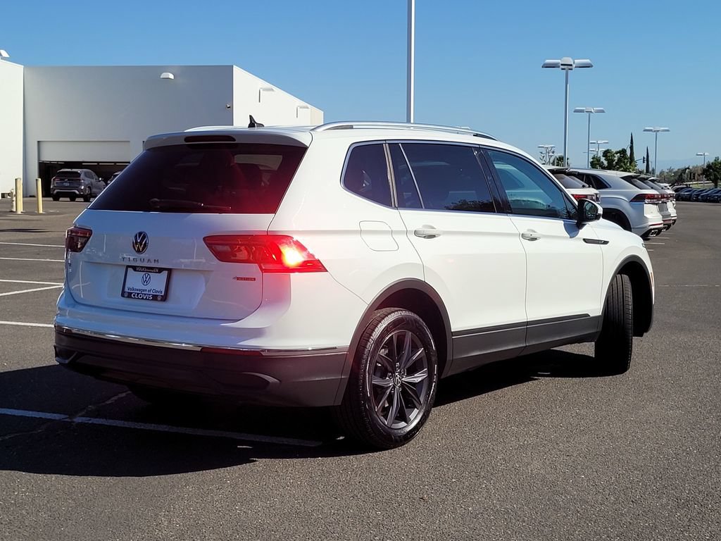 Used 2024 Volkswagen Tiguan SE AWD/4WD image 6